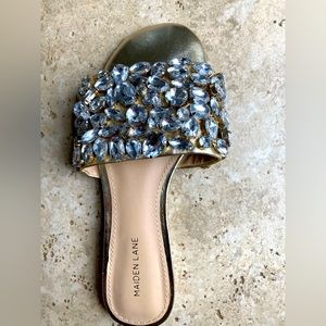 6 M, gold leather and rhinestones.